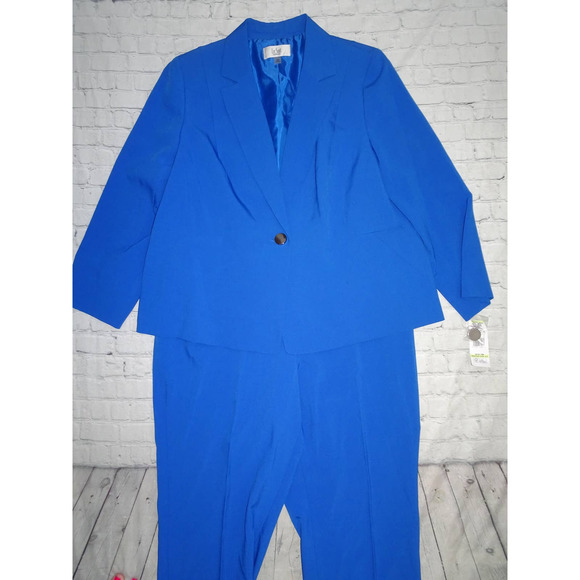 Le Suit Women's Plus Notch Collar 2 Button Pant Suit Gray Size 16W